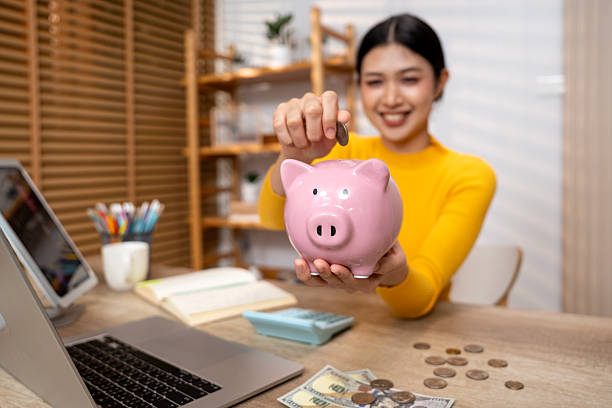 How to Manage Multiple Credit Cards Without Wrecking Your Credit