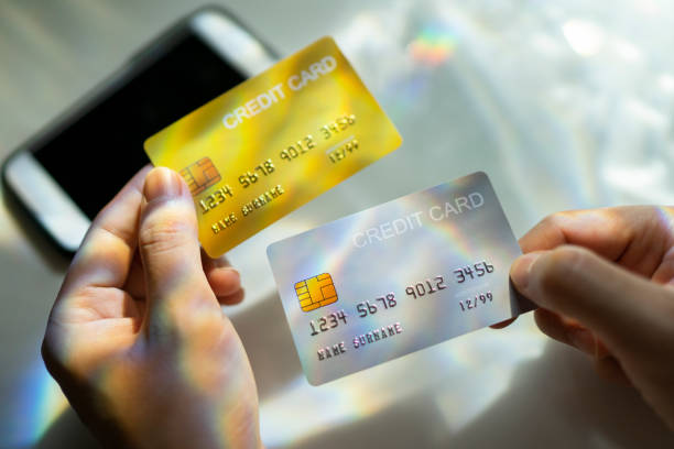 Online Banks vs Traditional Banks: Which One Keeps Your Credit Healthier?