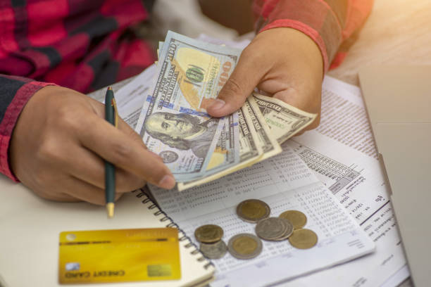 How to Choose a Checking Account That Won’t Nickel-and-Dime You